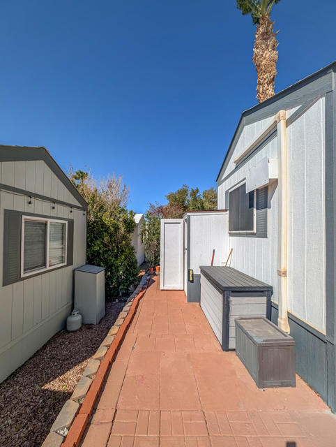 70200 Dillon Road, Desert Hot Springs CA: https://media.crmls.org/mediaz/57f61b5c-8765-4fbe-8652-715e939a473f.jpg
