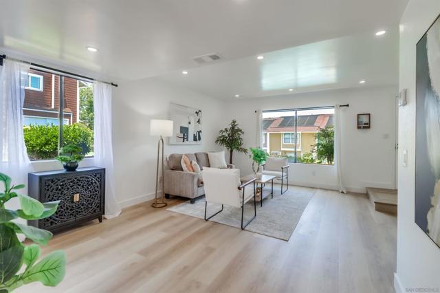 7827 Rancho Fanita Dr, Santee CA: https://media.crmls.org/mediaz/57f671cc-7f2e-4250-9da3-639b6ee0c5f0.jpg