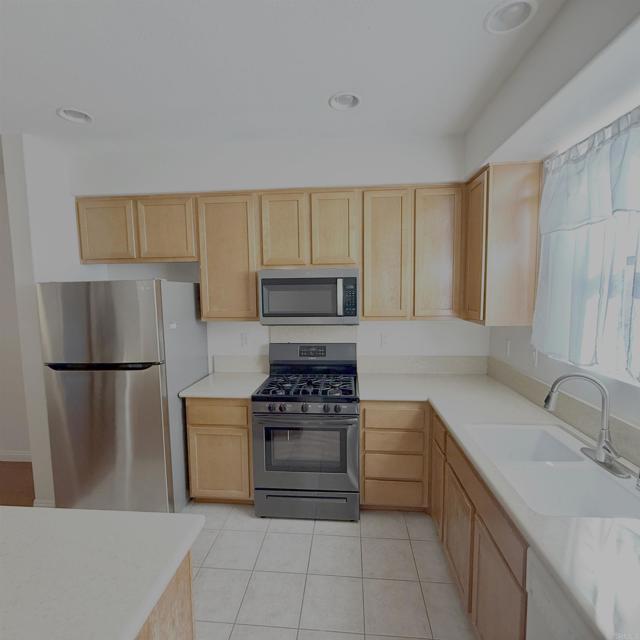 Detail Gallery Image 5 of 16 For 1021 L Ave, National City,  CA 91950 - 3 Beds | 2/1 Baths