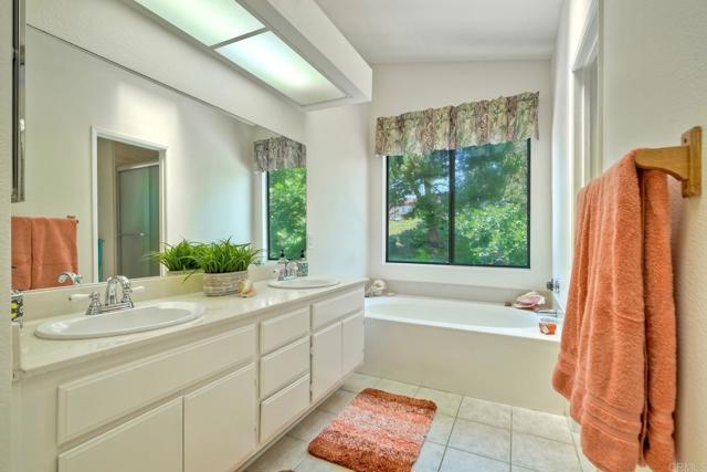 904 Robinwood Drive, Oceanside CA: https://media.crmls.org/mediaz/57f78f23-e4ab-49ca-81a3-935df906b0cc.jpg