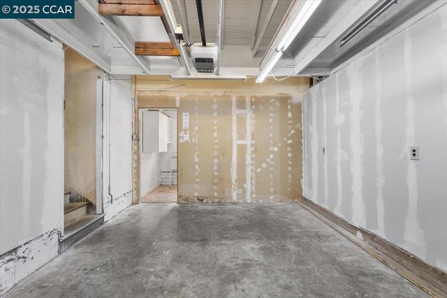 15067 Churchill St, San Leandro CA: https://media.crmls.org/mediaz/57f8560c-5fac-4b87-aa8e-bd6d14d0ed6d.jpg