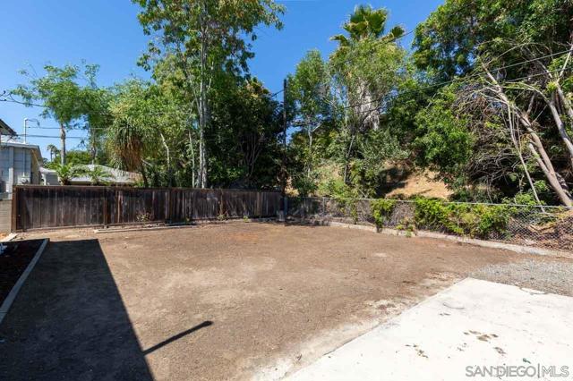 4361 Alamo Dr, San Diego CA: https://media.crmls.org/mediaz/57f8fc86-add9-4912-b2f1-75431b44582d.jpg