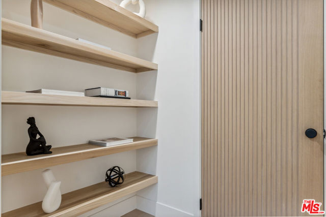 818 N Doheny Drive, West Hollywood CA: https://media.crmls.org/mediaz/57f95023-7ba4-45fe-afaa-969a086bab05.jpg