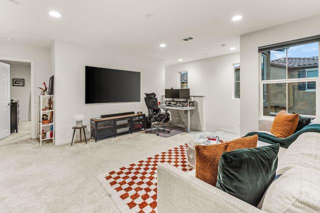 Detail Gallery Image 11 of 20 For 506 Willowmore St, Vista,  CA 92081 - 3 Beds | 2 Baths