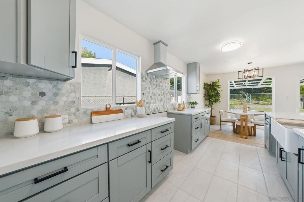 MLS #250045040SD image #13