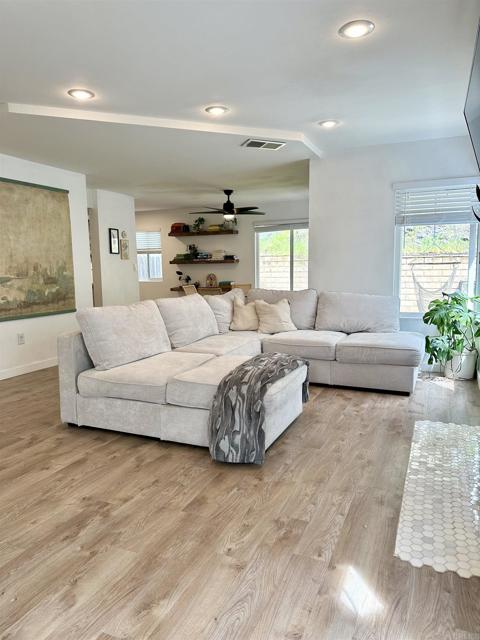 10525 Flora Verda Court, Santee CA: https://media.crmls.org/mediaz/57fa3236-7214-43fb-8aa8-0df24130cadc.jpg
