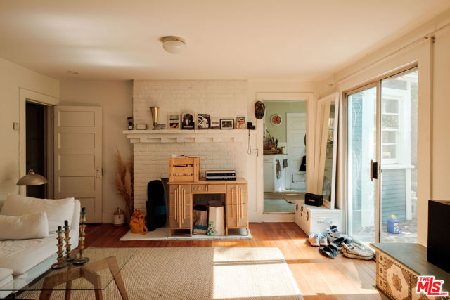2326 Hidalgo Avenue, Los Angeles CA: https://media.crmls.org/mediaz/57fac852-92d6-4201-ab0f-980be2b12e8b.jpg