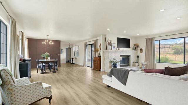 Image 14 of 49 For 352 Cowden Road