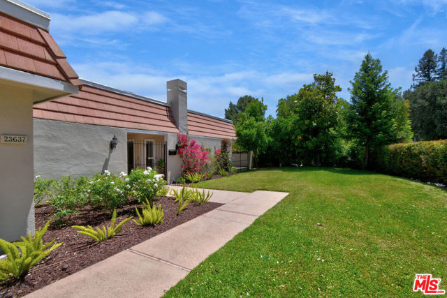 23637 Park Belmonte, Calabasas CA: https://media.crmls.org/mediaz/57fbbede-8fa4-47bf-be23-c758e82654a0.jpg