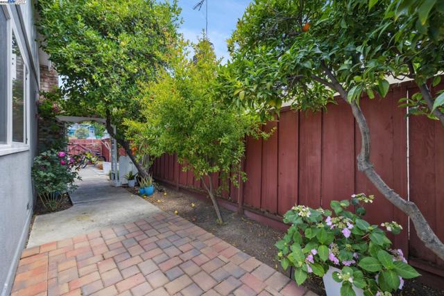 30113 Treeview St, Hayward CA: https://media.crmls.org/mediaz/57fbe36f-40ca-4332-bde5-5b73713e66c2.jpg