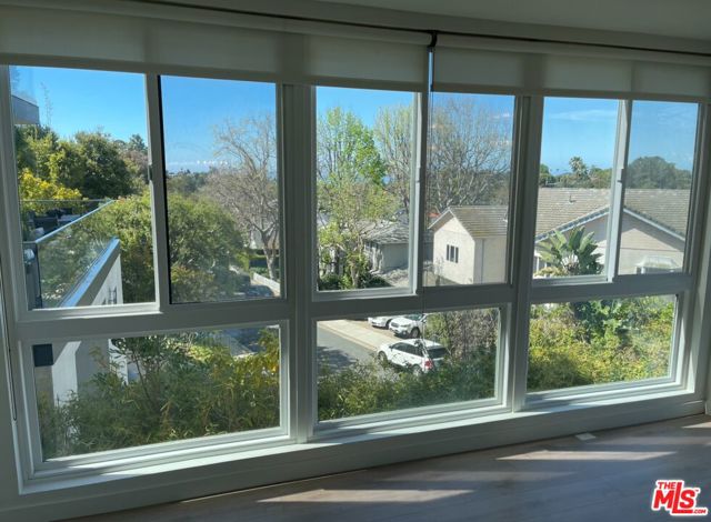 15480 Antioch Street, Pacific Palisades CA: https://media.crmls.org/mediaz/57fc0e98-407e-43b5-9229-9b5bacb86535.jpg
