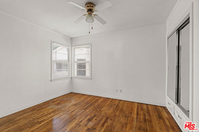 2421 Cloy Avenue, Venice CA: https://media.crmls.org/mediaz/57fc28f5-c864-41f7-84e5-48928645c91a.jpg
