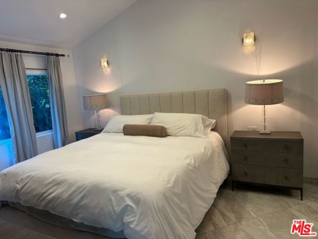 425 Sunridge Street, Playa del Rey CA: https://media.crmls.org/mediaz/57fc30a6-67a2-41d7-b509-de1b5d6740c1.jpg