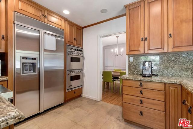 4219 Saugus Avenue, Sherman Oaks CA: https://media.crmls.org/mediaz/57fcc55e-6118-4599-b9ca-492c7671c9cb.jpg
