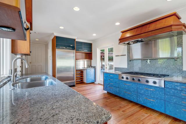 1865 Soledad Ave, La Jolla CA: https://media.crmls.org/mediaz/57fe2135-407e-4d36-a78a-51879c374f26.jpg
