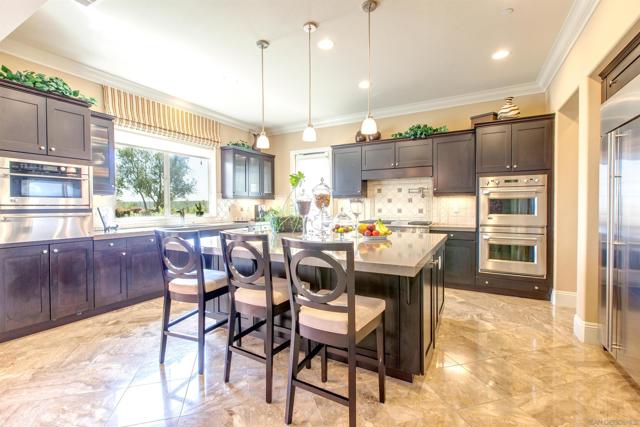 671 Via Maggiore, Chula Vista CA: https://media.crmls.org/mediaz/57fe5c7c-7779-4350-8e93-19a4dee8cff3.jpg