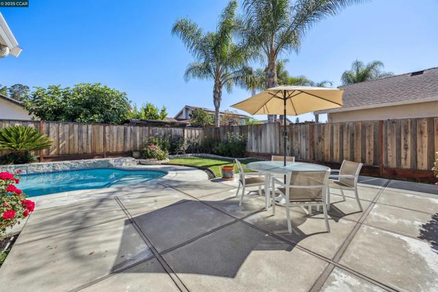 4697 Canary Dr, Pleasanton CA: https://media.crmls.org/mediaz/57fe6114-c7f3-42d6-84f9-689f55f9caa9.jpg