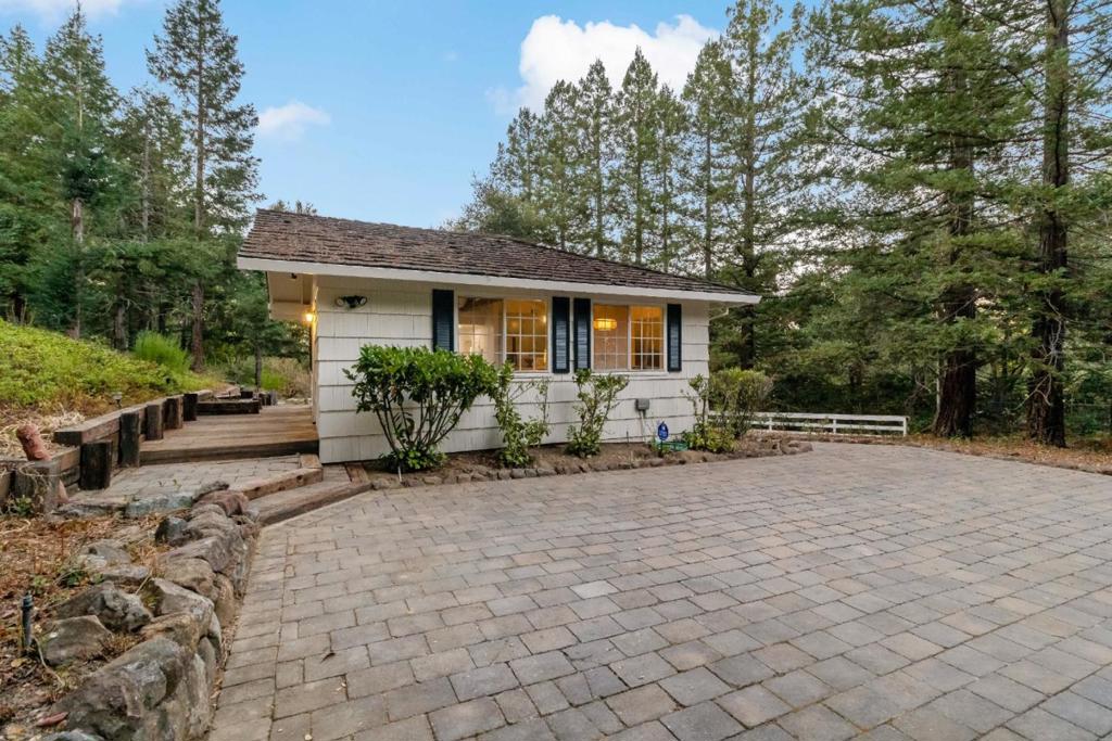 57Fee43E 3D23 408E B4F5 Db2C83F12Dd1 8 Oakhill Drive, Woodside, Ca 94062 &Lt;Span Style='Backgroundcolor:transparent;Padding:0Px;'&Gt; &Lt;Small&Gt; &Lt;I&Gt; &Lt;/I&Gt; &Lt;/Small&Gt;&Lt;/Span&Gt;