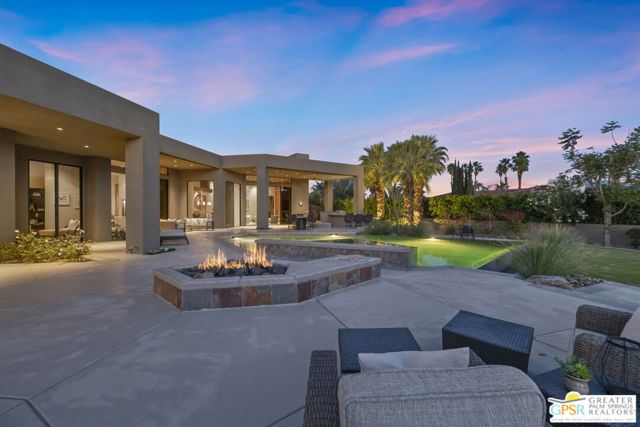 4 Paradise Cove Court, Rancho Mirage CA: https://media.crmls.org/mediaz/57ff128c-1375-42a6-bd19-ccb416ba4959.jpg