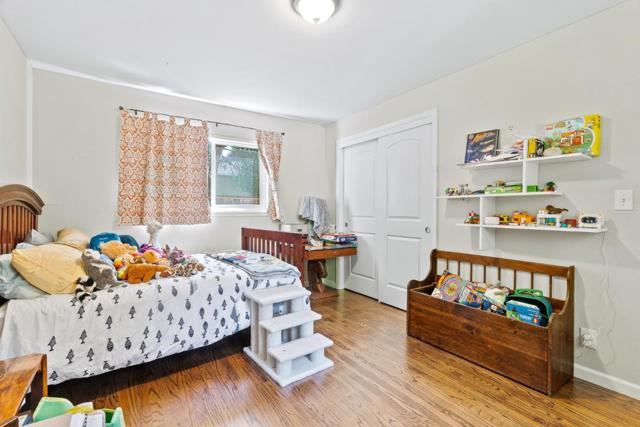810 Cambridge Avenue, Menlo Park CA: https://media.crmls.org/mediaz/5801090d-0998-4600-8a6e-f6b66ec83d5b.jpg