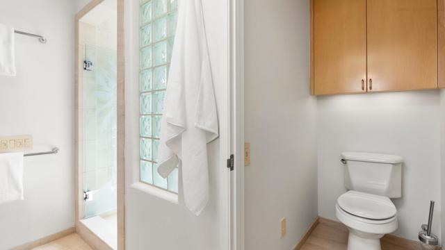 11 Hawk View, Portola Valley CA: https://media.crmls.org/mediaz/580227ab-37cd-4656-91c9-fe5fa9e01426.jpg