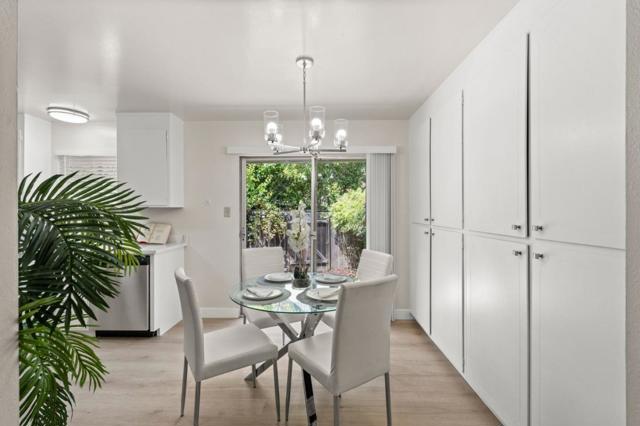 21 Willow Road, Menlo Park CA: https://media.crmls.org/mediaz/5802f277-f6ae-41dd-9235-49aba12770ce.jpg