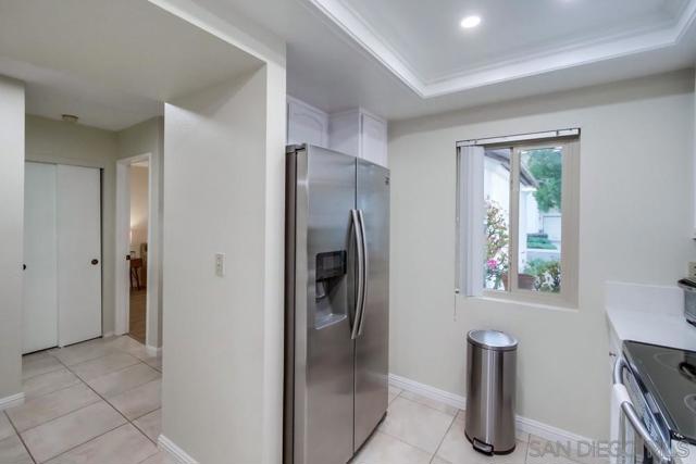 12242 Paseo Lucido, San Diego CA: https://media.crmls.org/mediaz/58034b57-1feb-41c4-94ee-0dff2c91552c.jpg