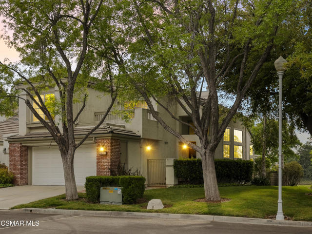 24632 Brighton Drive, Valencia CA: https://media.crmls.org/mediaz/5804a9b2-ae9a-4eeb-a134-1250615d7b5c.jpg