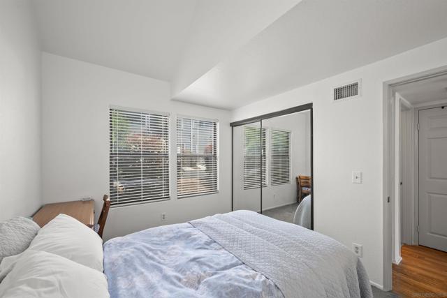 11061 Scripps Ranch, San Diego CA: https://media.crmls.org/mediaz/58050080-bf5a-4151-9df3-c53ed3bdff6b.jpg