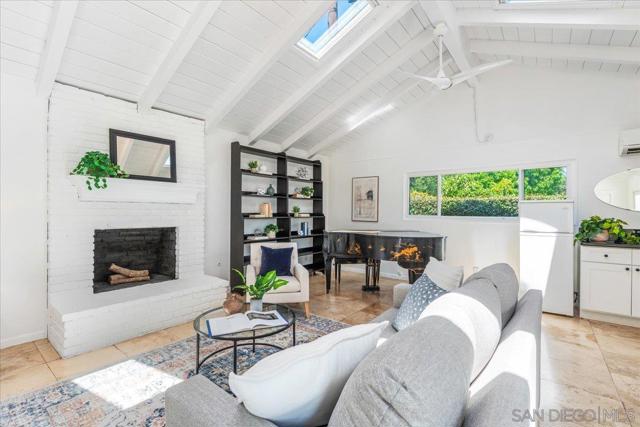 2602 N Louise, Santa Ana CA: https://media.crmls.org/mediaz/58058ece-b526-4851-ab4a-30f7b23d6762.jpg