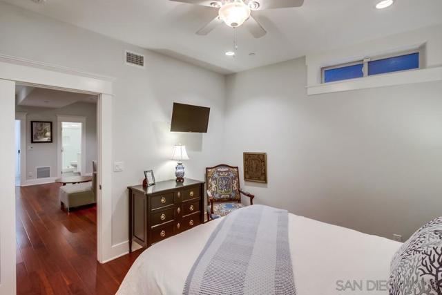 240 B Avenue, Coronado CA: https://media.crmls.org/mediaz/5805a1e9-1771-4b33-b2fb-bf3bbe8027e1.jpg