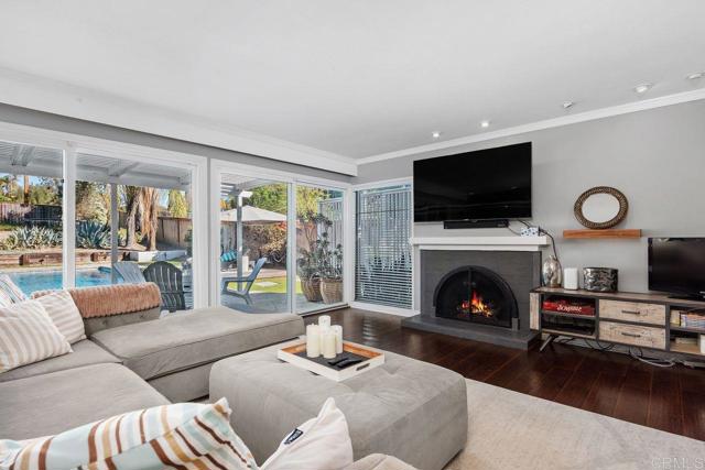 Detail Gallery Image 11 of 37 For 1207 Branding Iron Cir, Vista,  CA 92081 - 4 Beds | 3 Baths