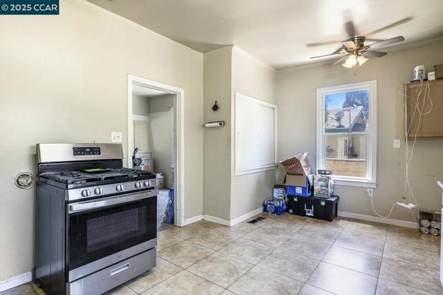 935 E Yosemite Ave, Madera CA: https://media.crmls.org/mediaz/5806412f-f87c-4289-b044-24b9bf227861.jpg