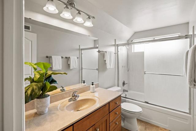 22820 Bravo Place, Salinas CA: https://media.crmls.org/mediaz/5806809a-f2ac-4f19-8ac2-4fa7d5330c3f.jpg