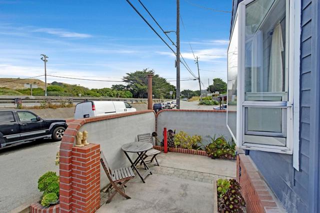 419 Harvey Way, Pacifica CA: https://media.crmls.org/mediaz/5806874f-aa84-4a21-82d0-56006fffec44.jpg