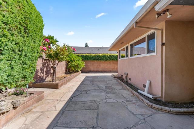 1781 Prune Street, Hollister CA: https://media.crmls.org/mediaz/580752e4-5cef-40d5-adb9-615fc19e55f2.jpg