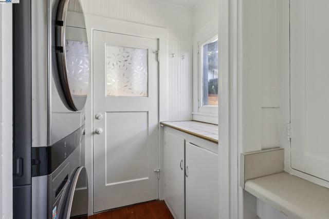 1333 Warren St, Martinez CA: https://media.crmls.org/mediaz/58075676-52fb-4018-b729-edab2e34c295.jpg