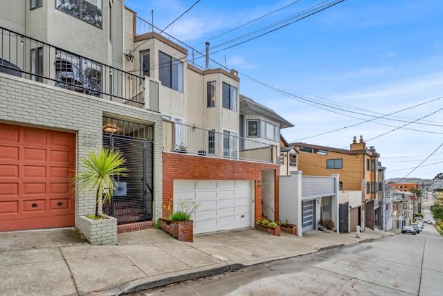 999 Carolina Street, San Francisco CA: https://media.crmls.org/mediaz/5807a628-2eda-42c9-8b60-bc7ccc3adad0.jpg