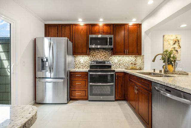 272 State Street, San Mateo CA: https://media.crmls.org/mediaz/5807e906-a735-4c66-8e53-1548f0f25ebf.jpg
