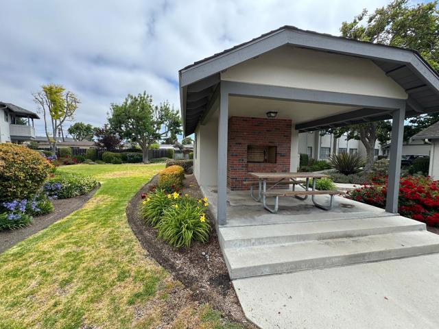 1053 Riker Street, Salinas CA: https://media.crmls.org/mediaz/5808e50c-52cb-461c-929e-76bb8a404231.jpg