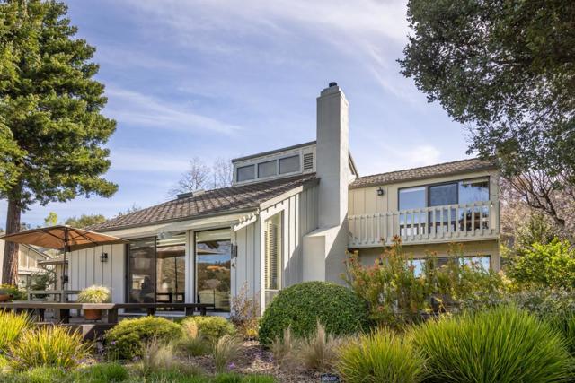 9565 Oak Court, Carmel CA: https://media.crmls.org/mediaz/5808e7bc-1835-4fbf-b5ed-557a660c33db.jpg