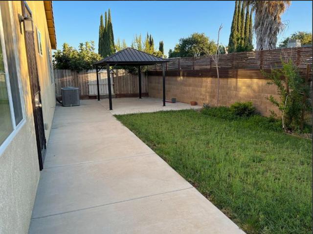 529 Ashwood Lane, Patterson CA: https://media.crmls.org/mediaz/5808fbb0-cdc6-475a-b59e-e72b74c6fcca.jpg