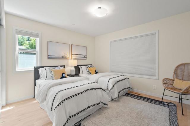 989 Lane Avenue, Mountain View CA: https://media.crmls.org/mediaz/5809076d-9791-48f4-a986-2e0cdf32448d.jpg