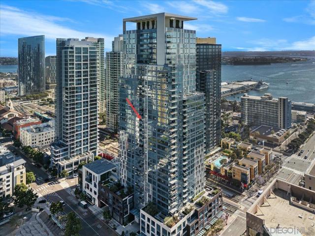 1388 Kettner Blvd, San Diego CA: https://media.crmls.org/mediaz/5809e955-8ad7-44ae-8788-c57884a9d23f.jpg