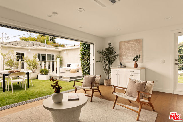 6481 W 77th Street, Los Angeles CA: https://media.crmls.org/mediaz/5809f118-8da0-450c-8290-c3ae2feb8017.jpg