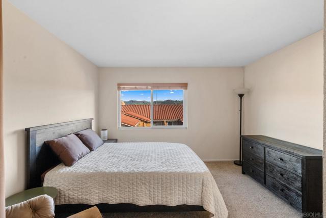 31909 Del Cielo Este, Bonsall CA: https://media.crmls.org/mediaz/580a7009-f8c8-4b47-9660-ee1d43728174.jpg