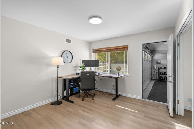 Detail Gallery Image 25 of 45 For 1036 Stanford Dr, Simi Valley,  CA 93065 - 5 Beds | 2/1 Baths