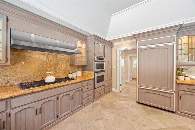 20811 Norada Court, Saratoga CA: https://media.crmls.org/mediaz/580c5ad9-629e-483a-824d-b951937250a6.jpg