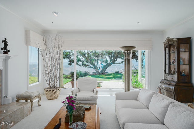 11848 Presilla Road, Camarillo CA: https://media.crmls.org/mediaz/580c9f21-e7b5-43ec-a0d6-6cbcab93772a.jpg