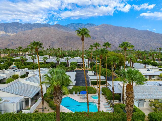 1150 E Palm Canyon Drive, Palm Springs CA: https://media.crmls.org/mediaz/580ca1df-7380-41d3-8c95-6332d860eab4.jpg